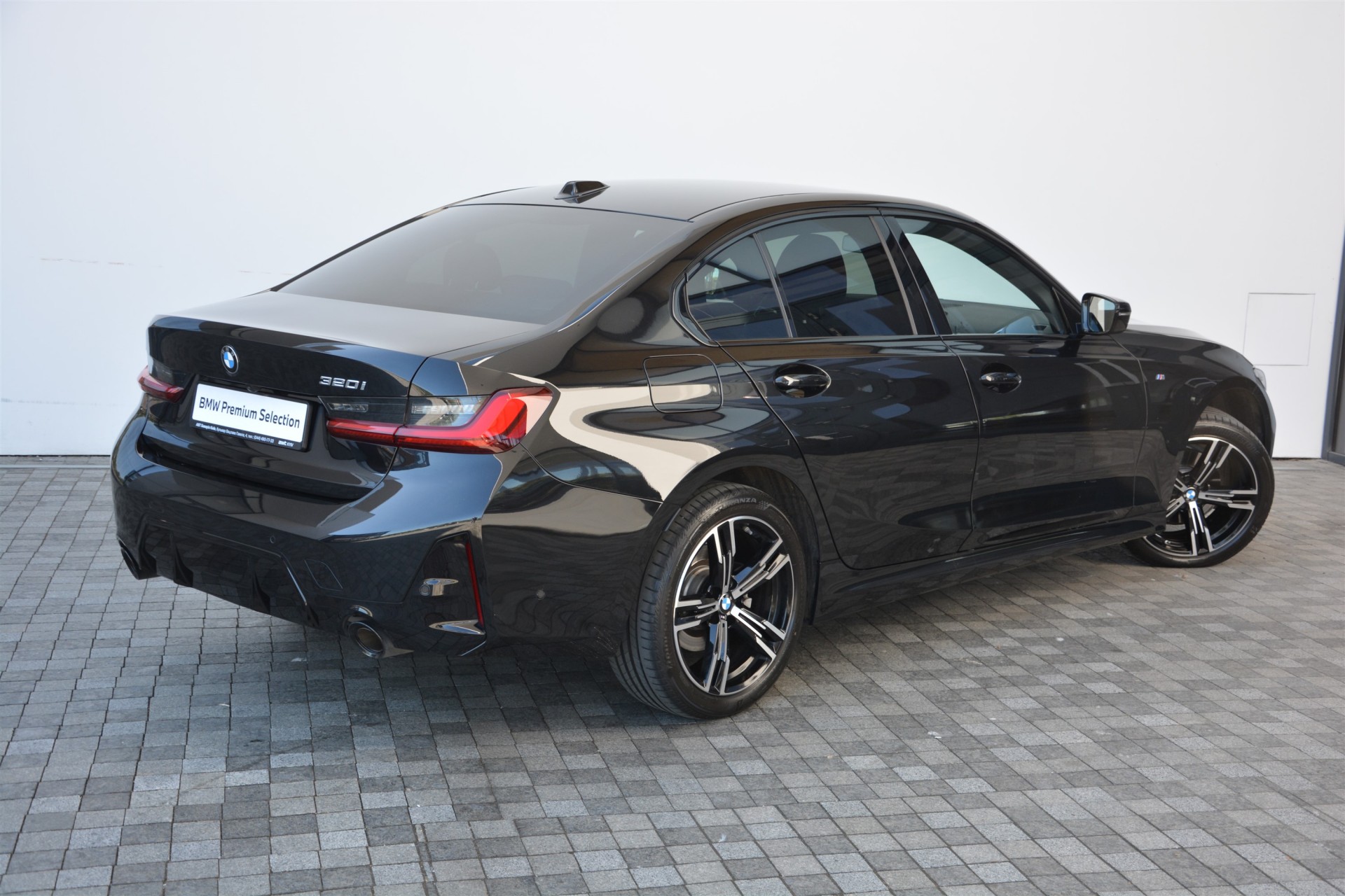 BMW 3 Series 320i 2