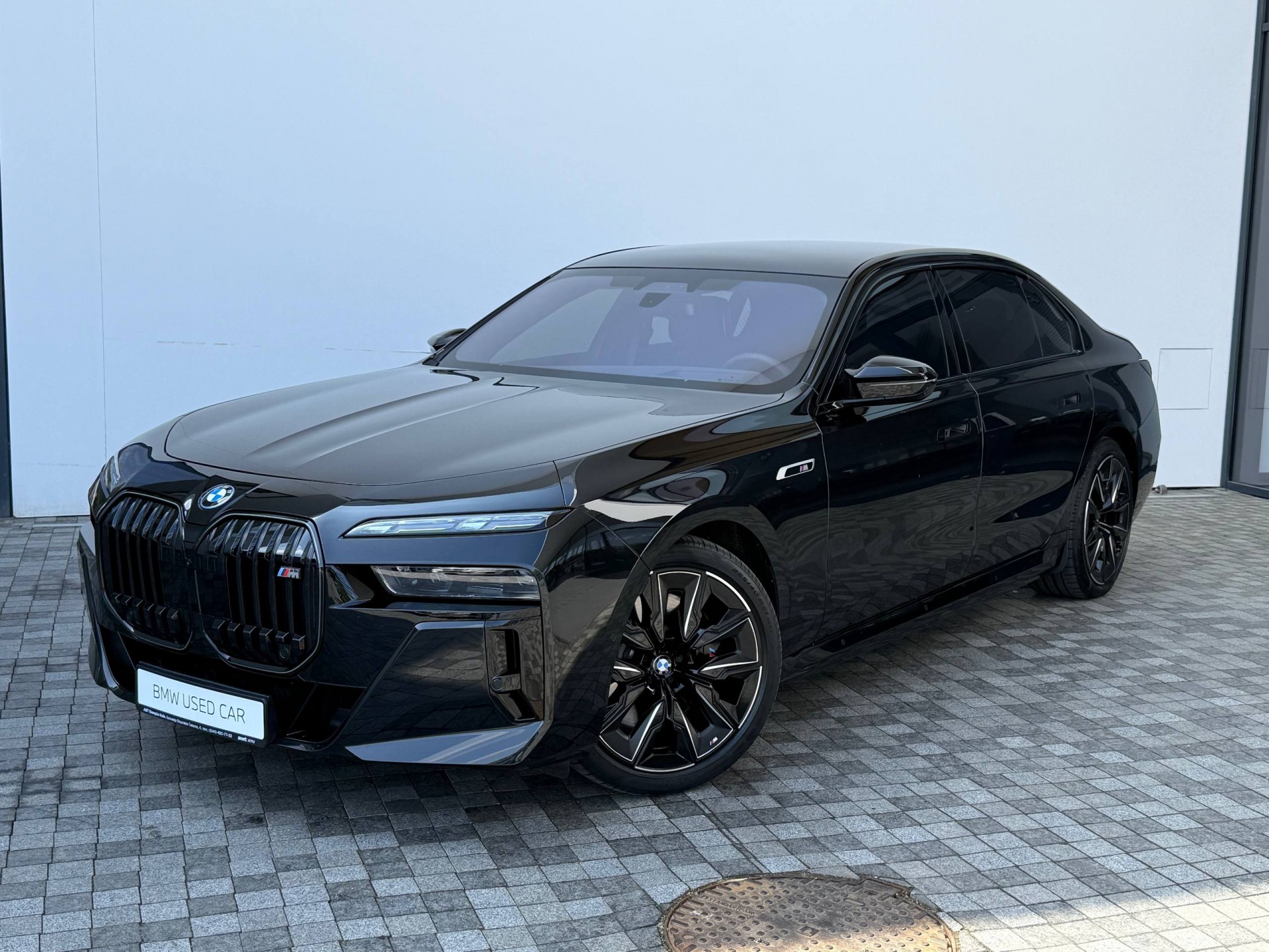 BMW i7 M70 0