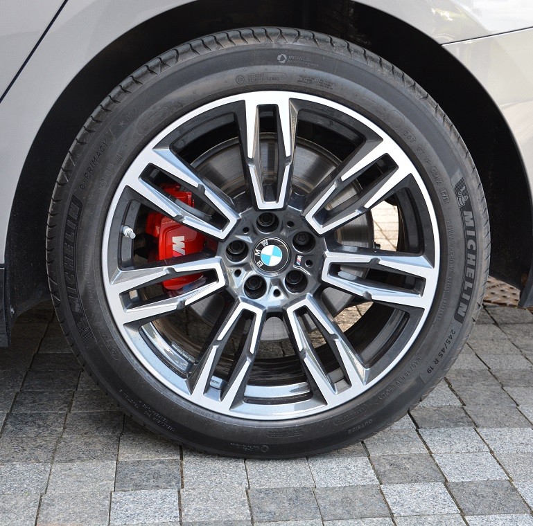BMW 5 Series 520d 9