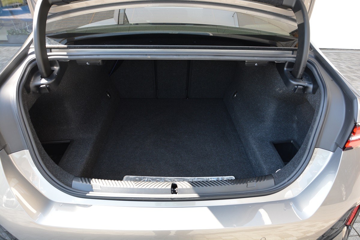 BMW 5 Series 520d 8