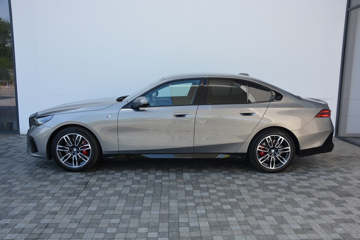 BMW 5 Series 520d 1