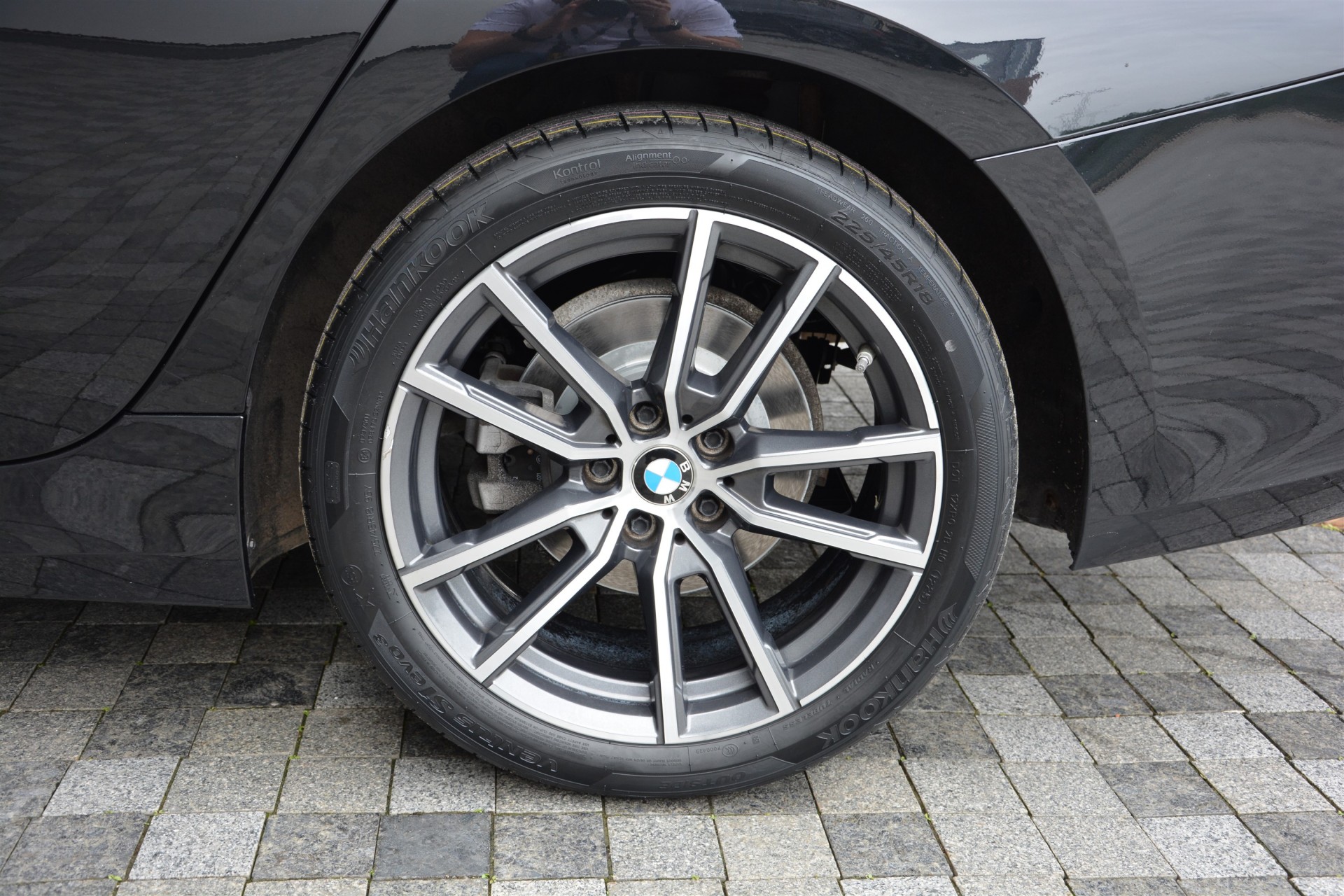 BMW 3 Series 320i 9