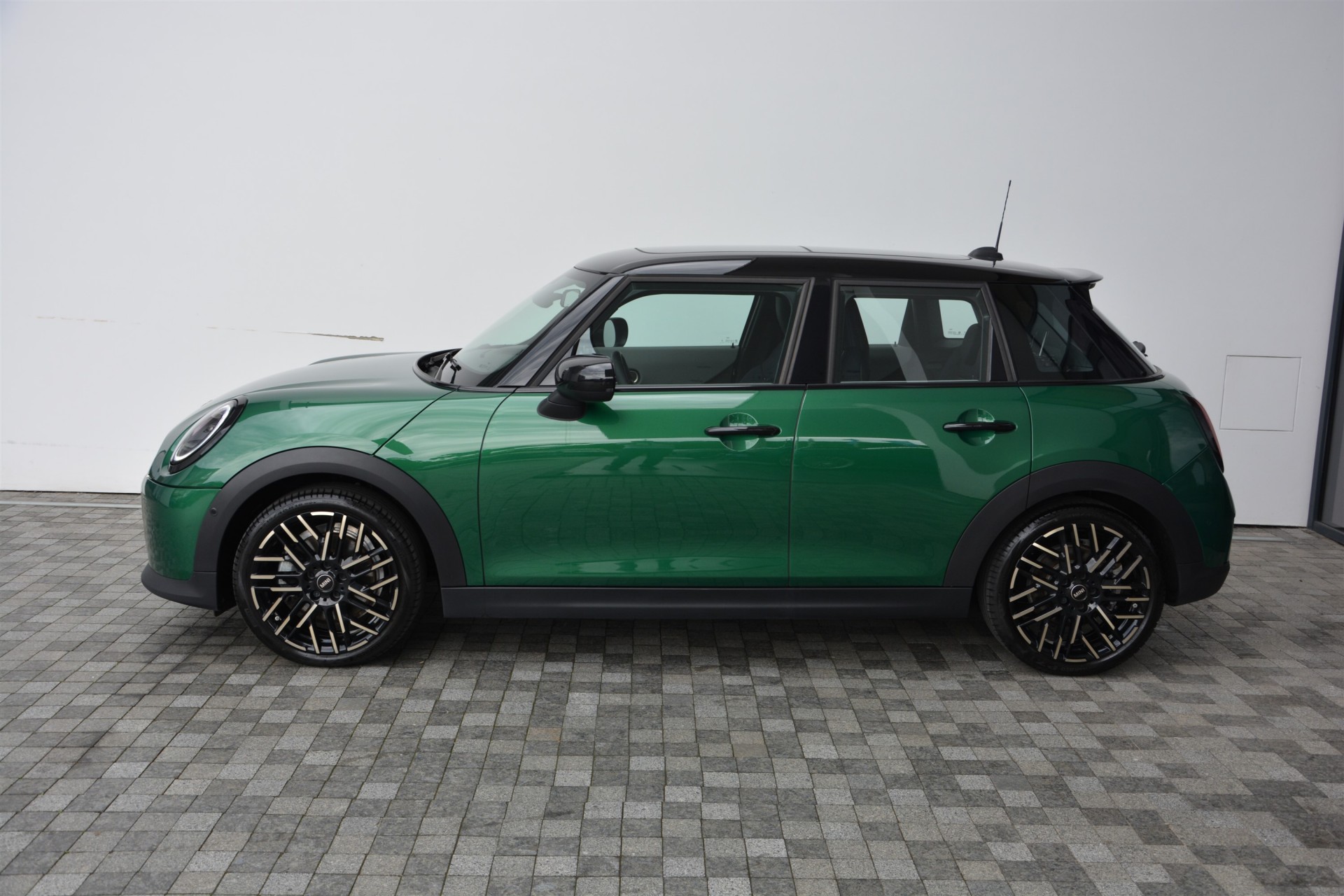 MINI Hatch Cooper S 1