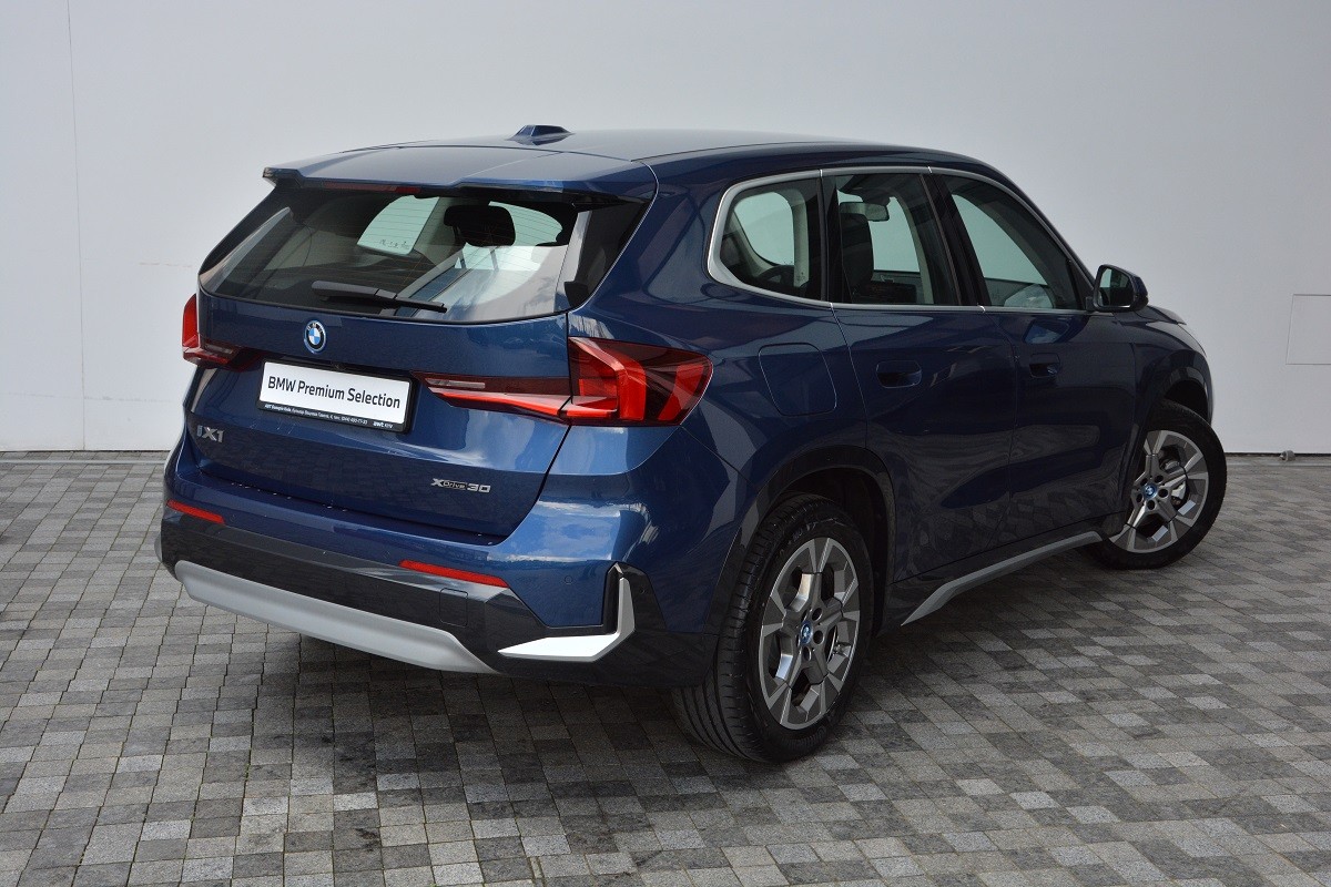 BMW iX1 xDrive30 2