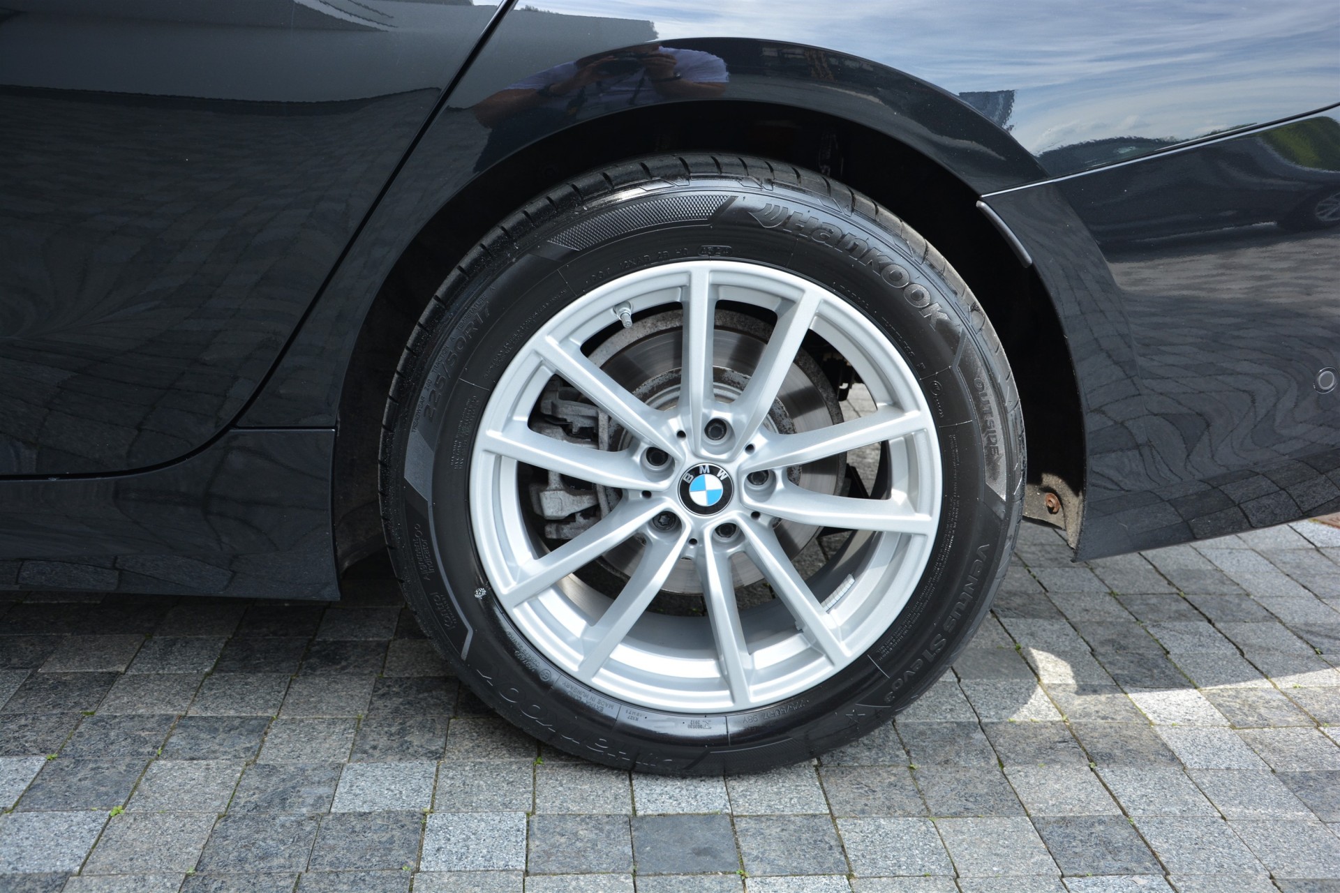 BMW 3 Series 320i 9