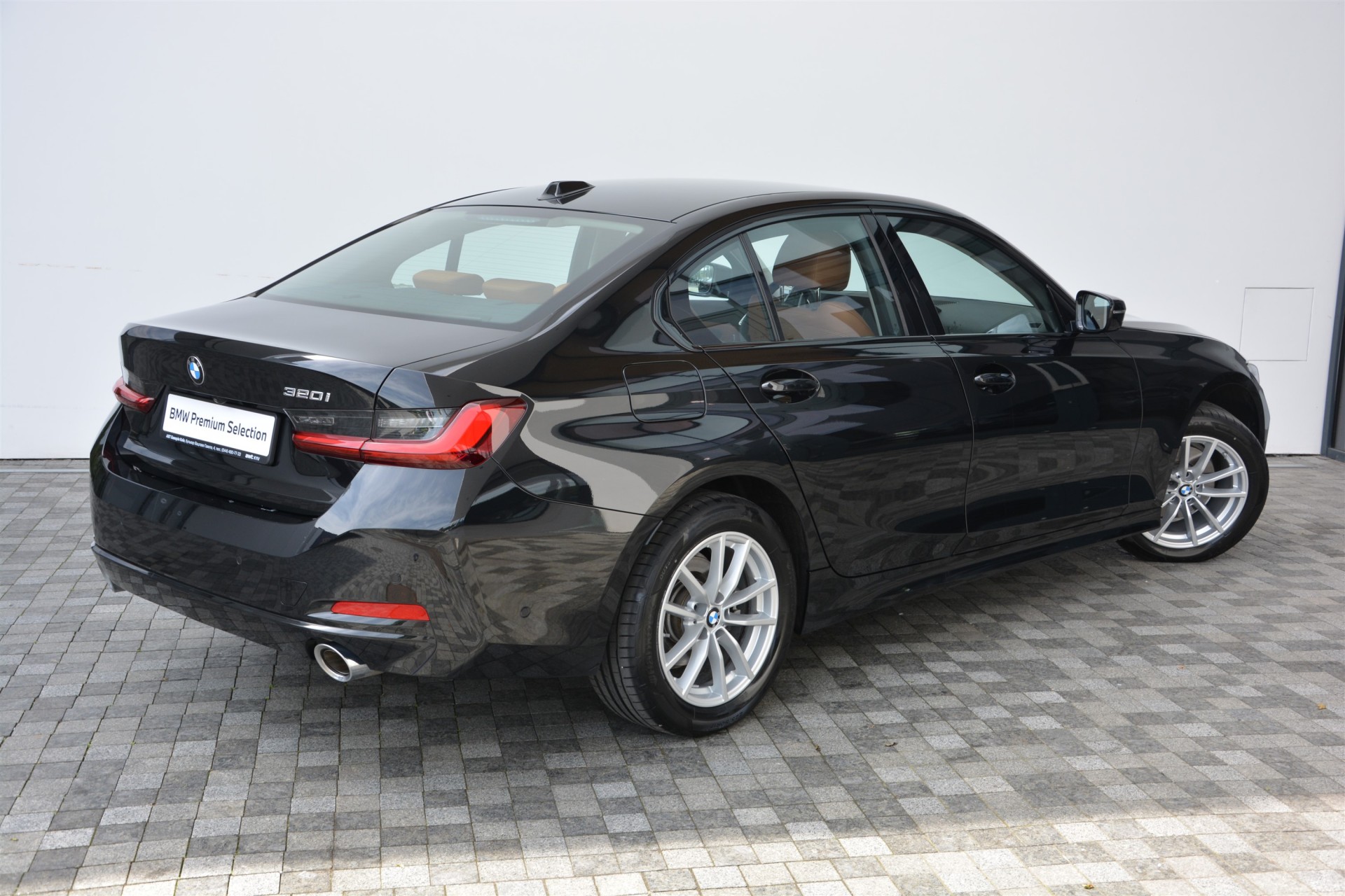 BMW 3 Series 320i 2