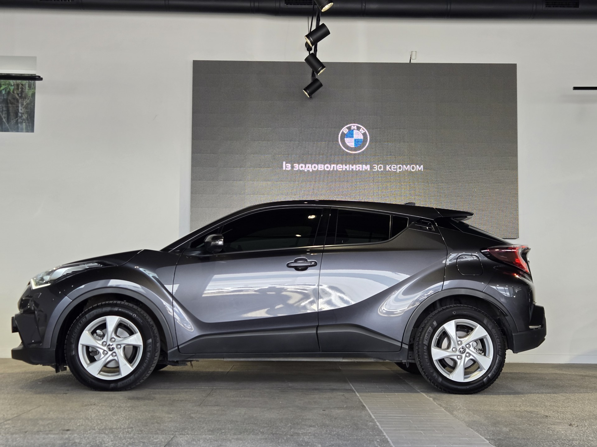 TOYOTA C-HR  2