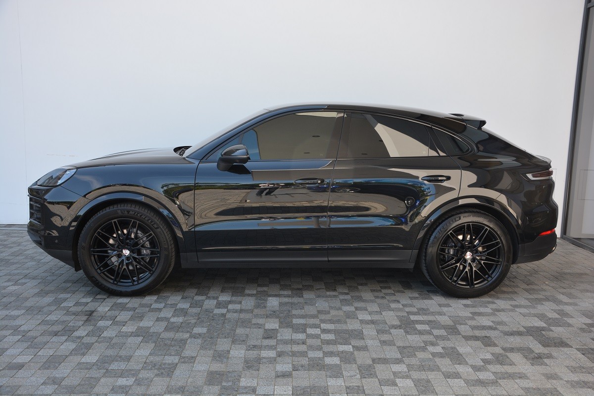 PORSCHE CAYENNE Coupe 1