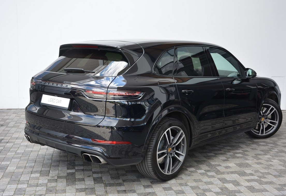 PORSCHE Cayenne Turbo 2