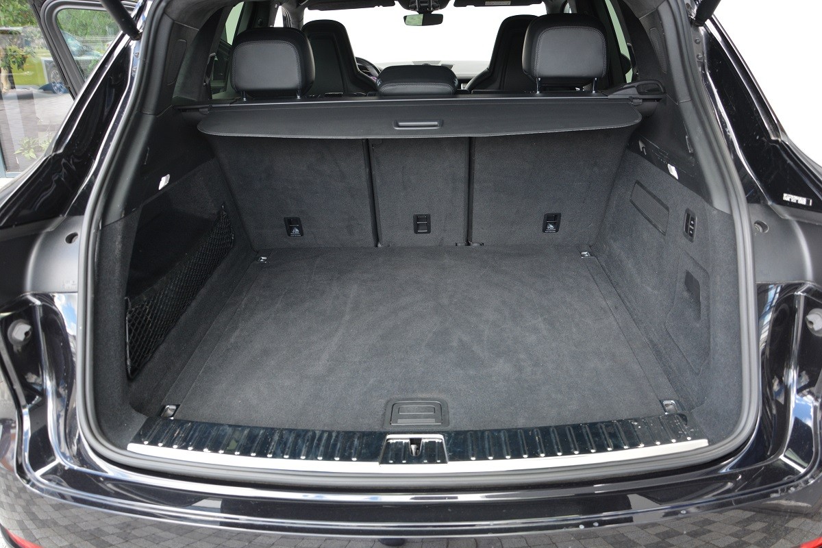 PORSCHE Cayenne Turbo 8