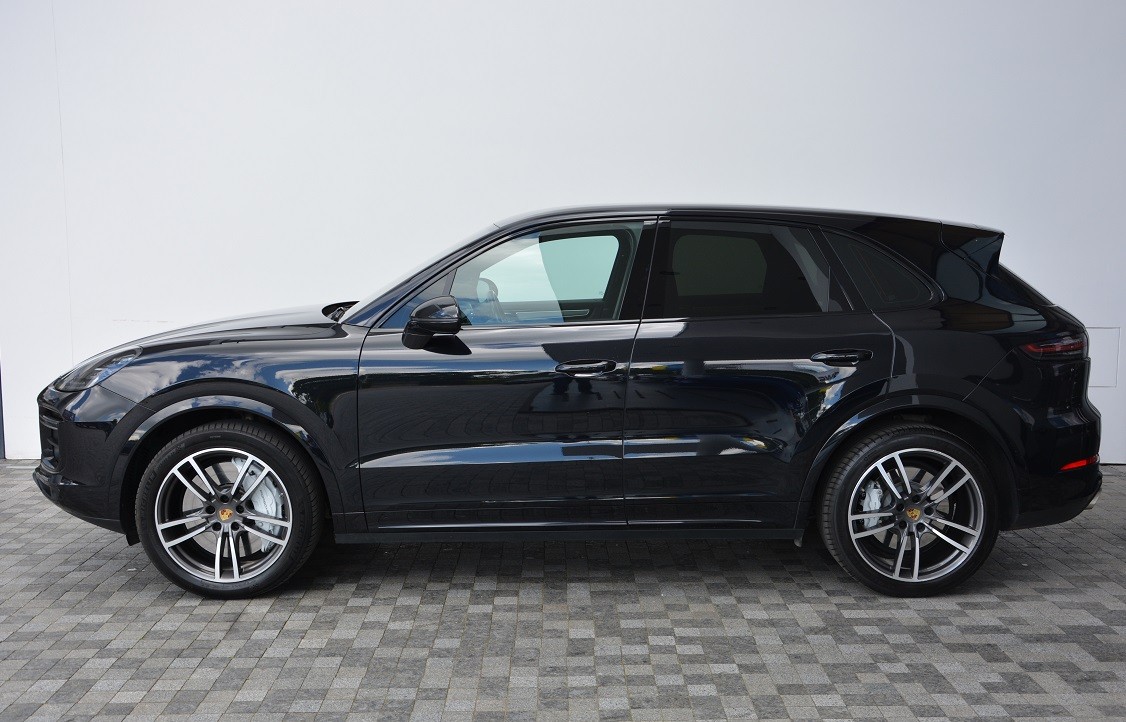 PORSCHE Cayenne Turbo 1