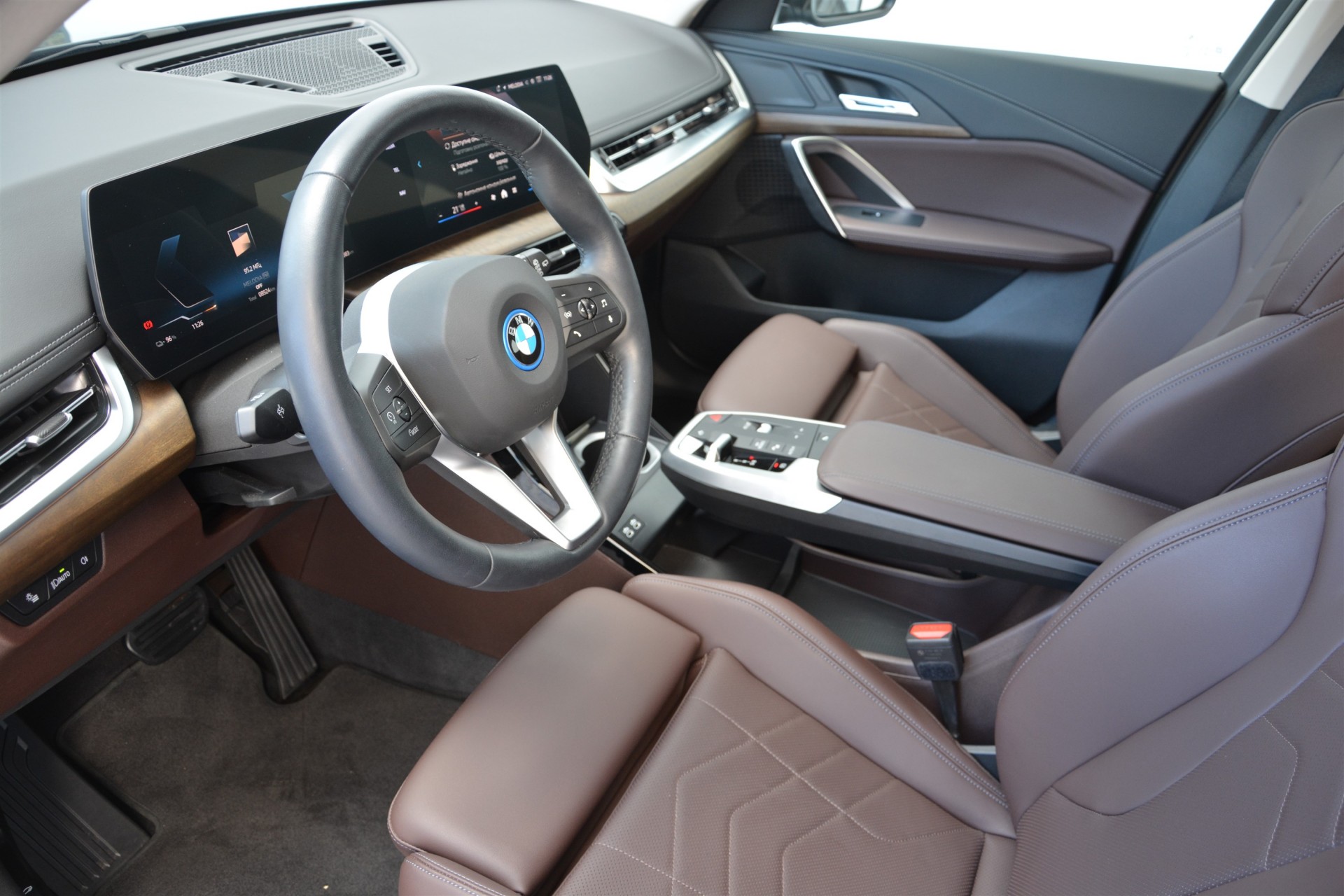 BMW iX1