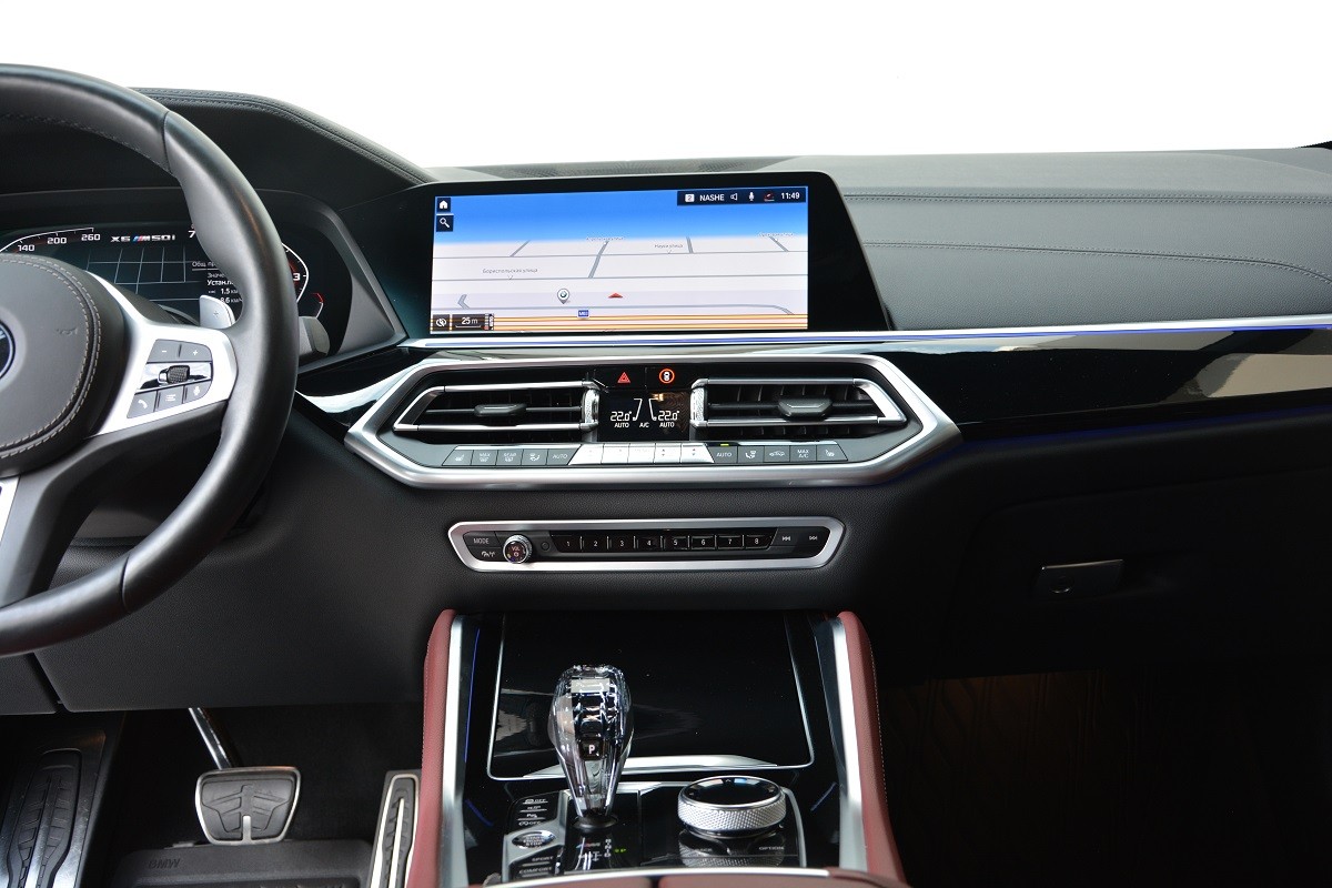 BMW X6 M50i 6
