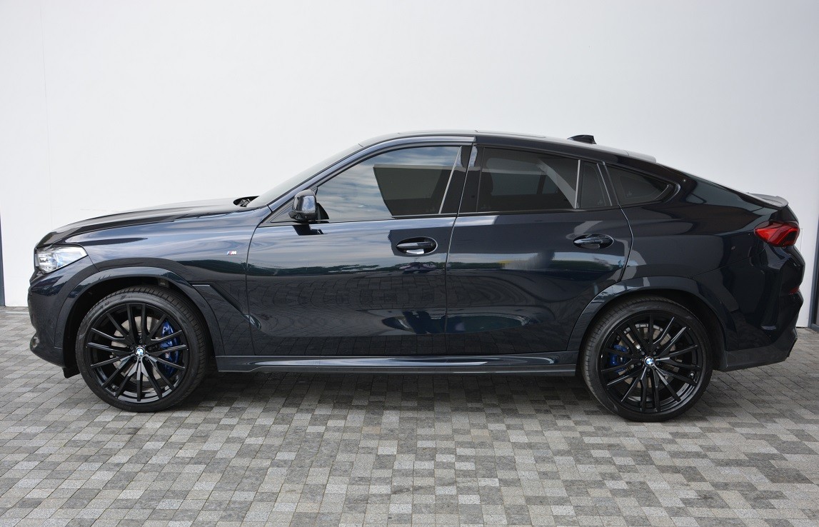 BMW X6 M50i 1