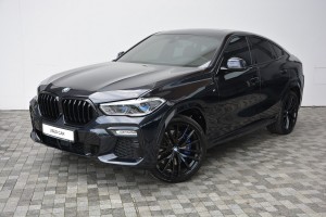 BMW X6 M50i