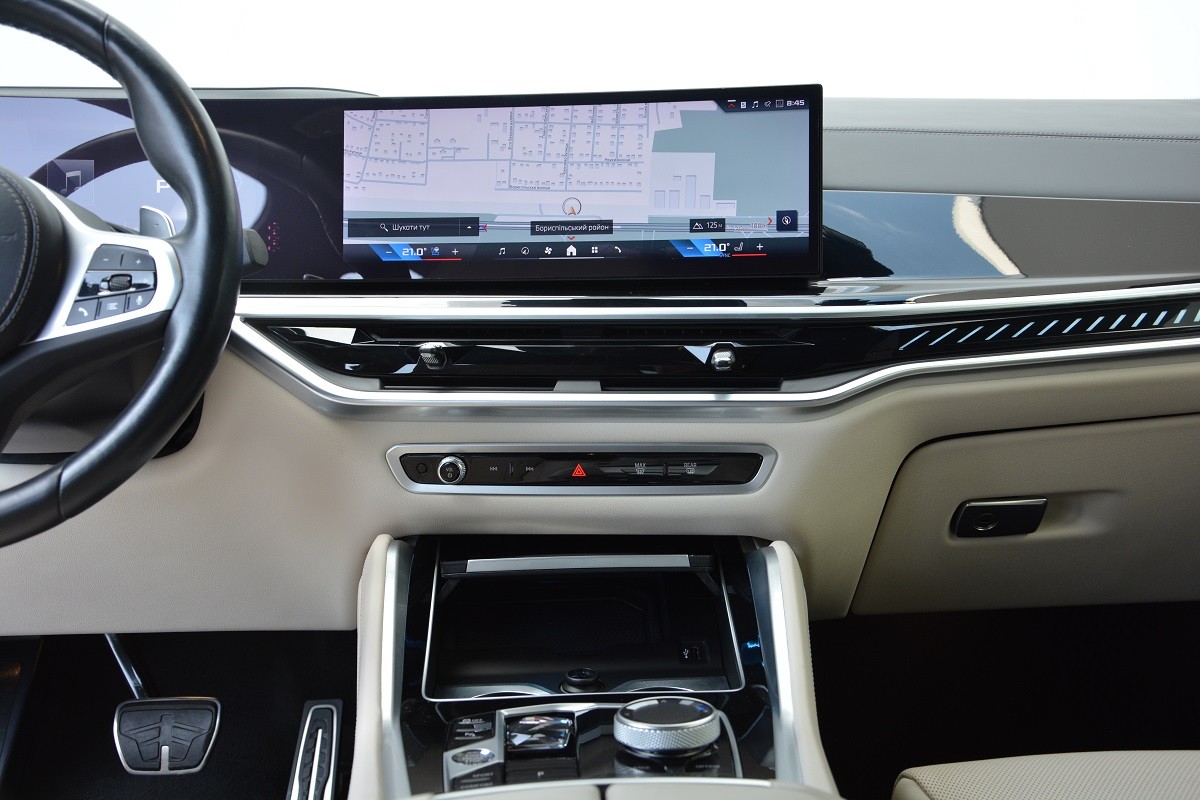 BMW X6 M60i 6