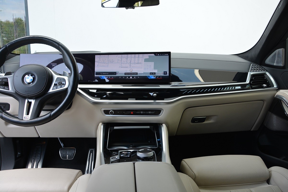BMW X6 M60i 5