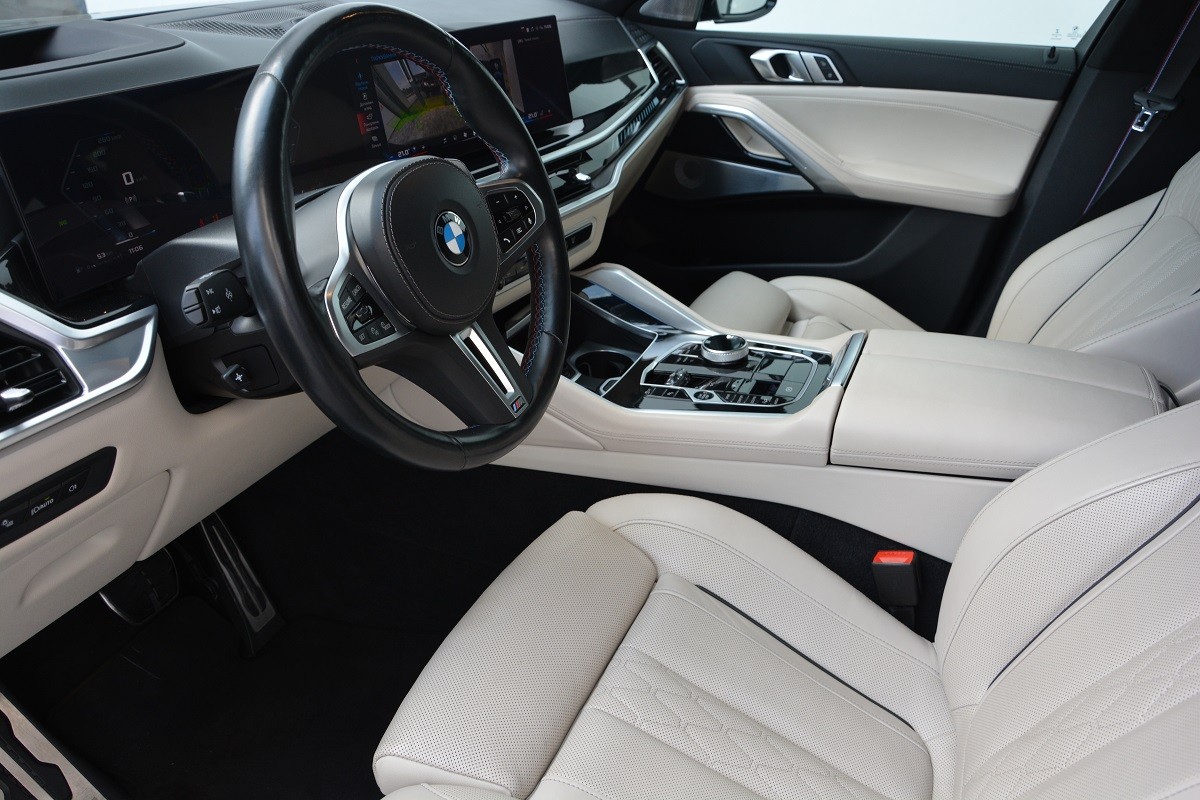 BMW X6 M60i 4