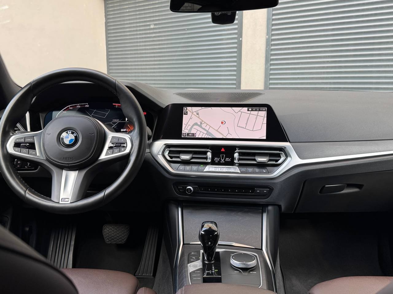 BMW 3 Series 320i 6