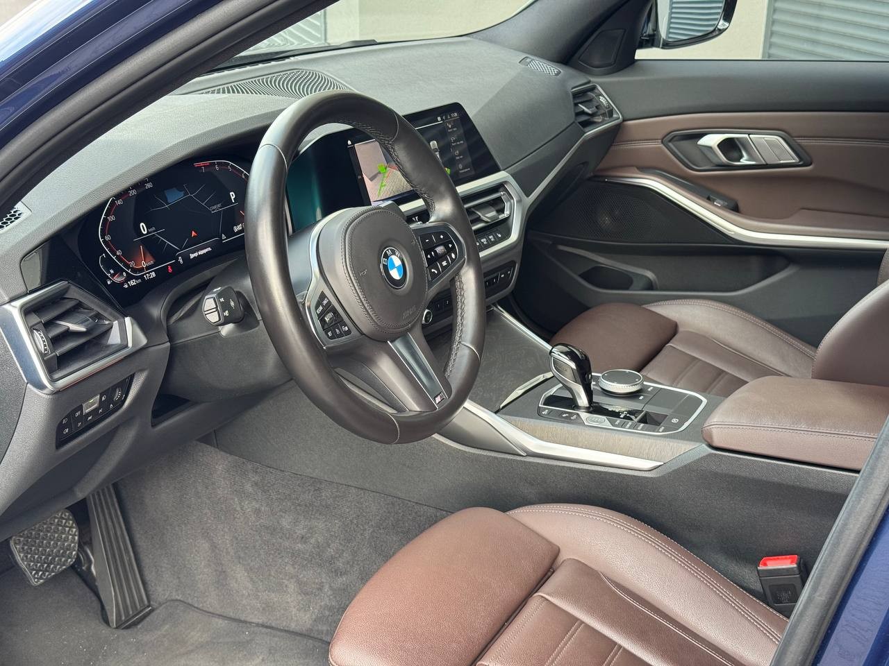 BMW 3 Series 320i 7