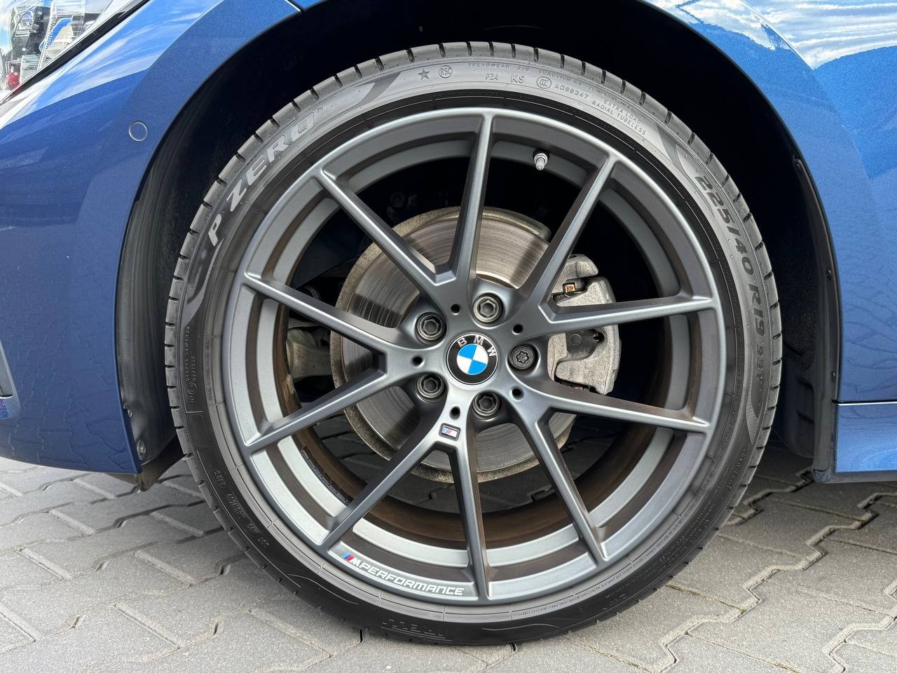 BMW 3 Series 320i 8