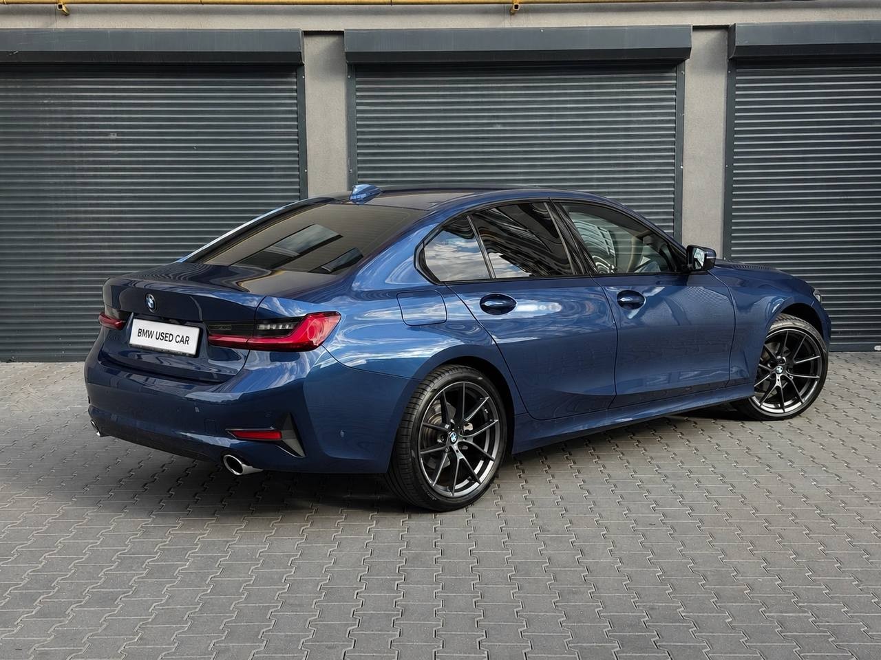 BMW 3 Series 320i 2