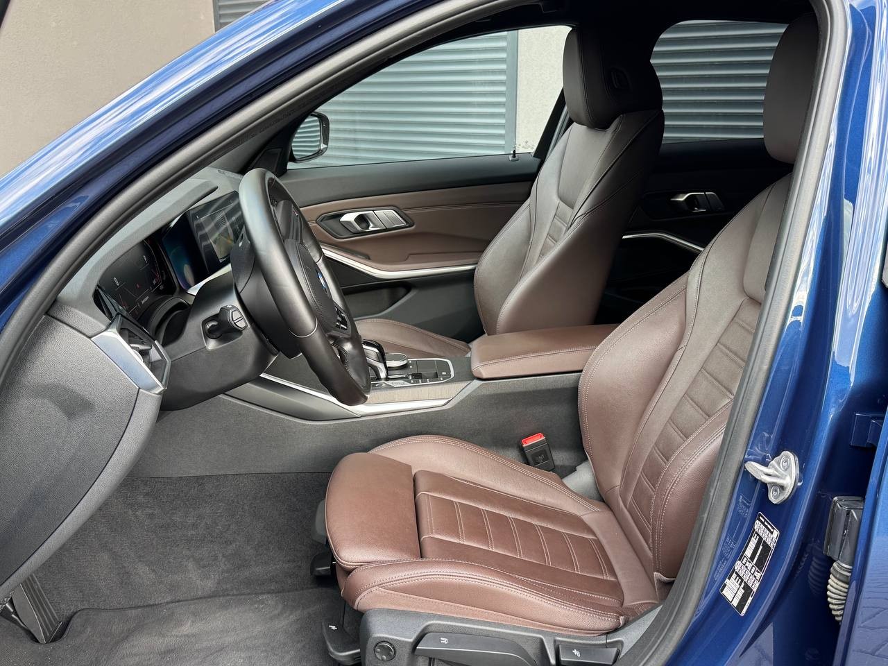 BMW 3 Series 320i 9