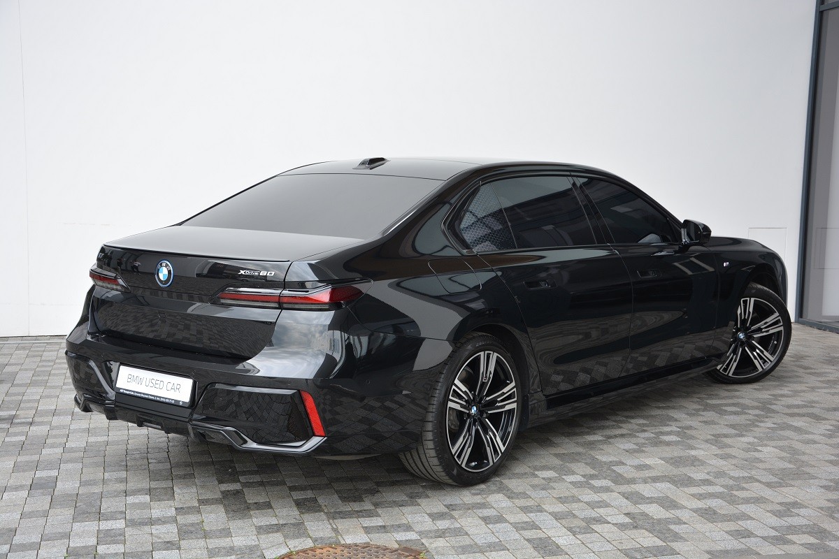 BMW i7 xDrive60 2