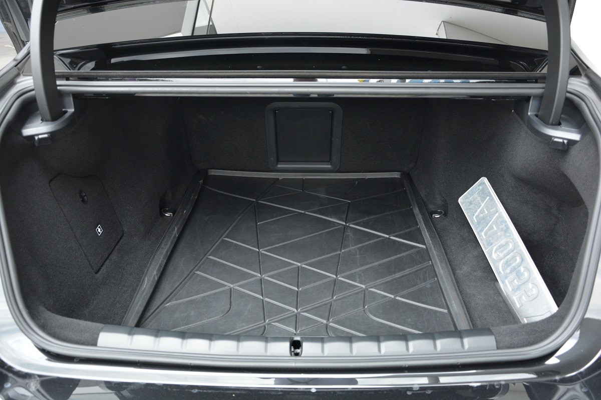 BMW i7 xDrive60 8