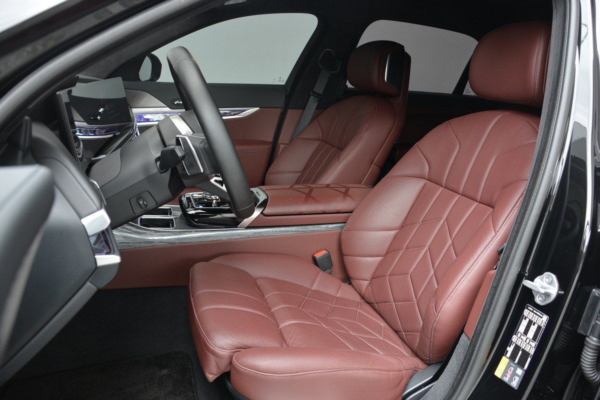 BMW i7 xDrive60 3