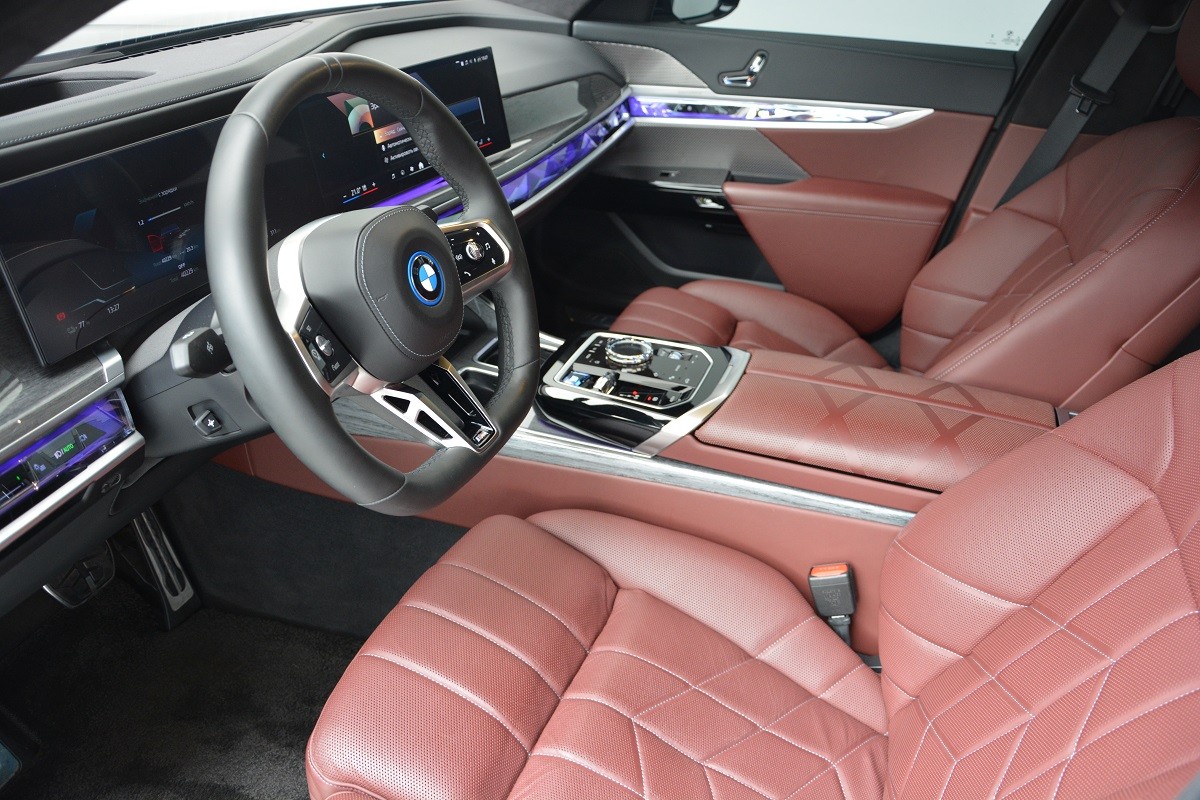 BMW i7 xDrive60 4