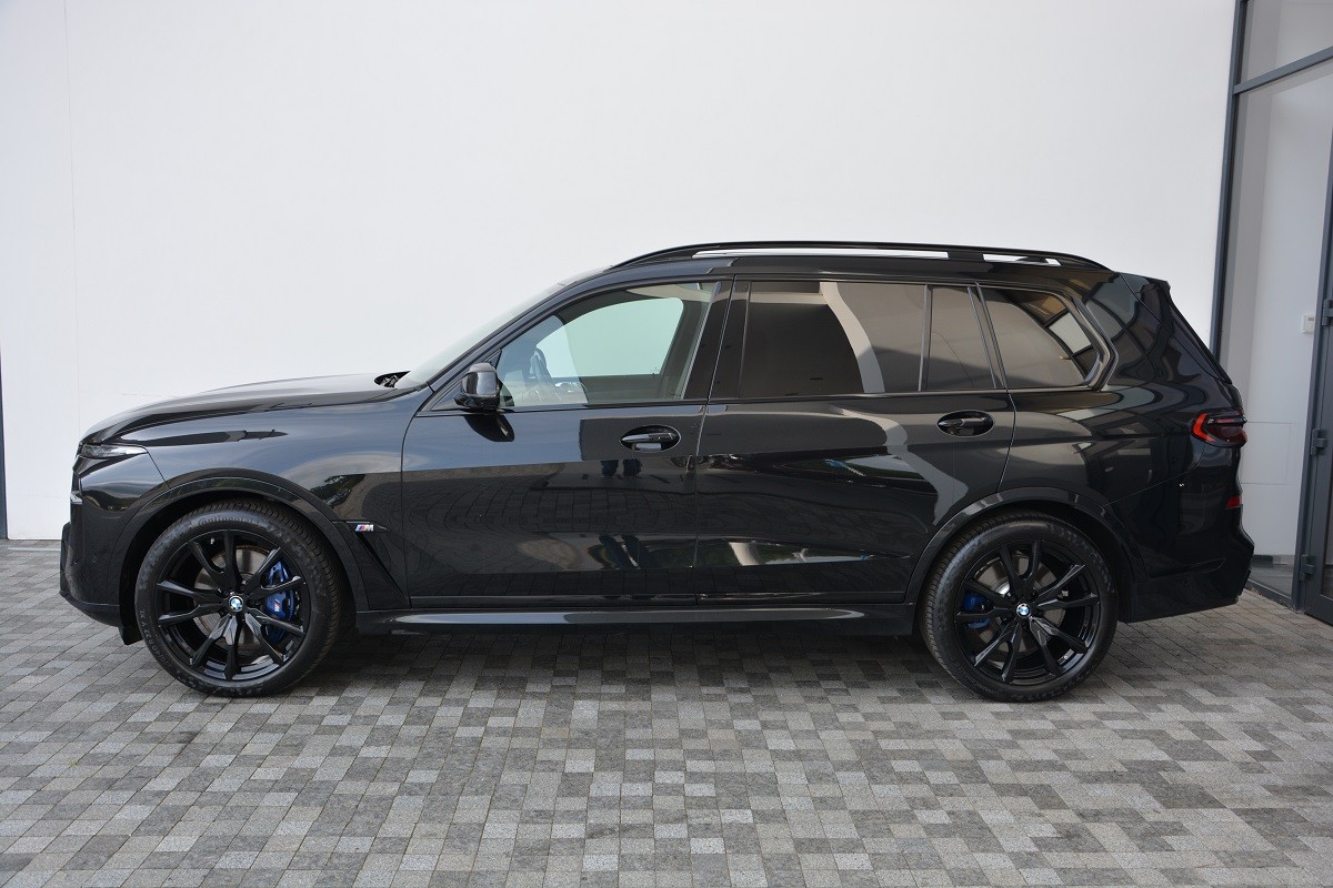 BMW X7 M60i 1