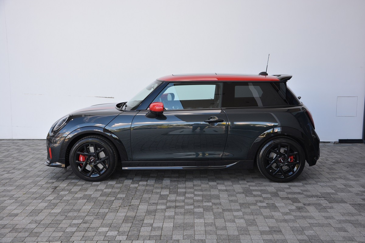 MINI Cooper JCW 1