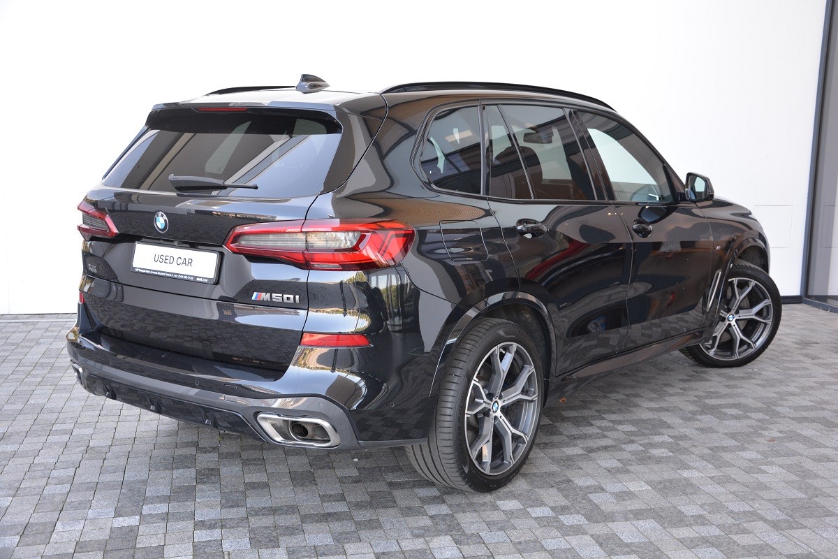 BMW X5 M50i 2