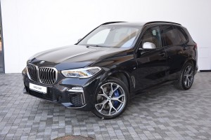 BMW X5 M50i