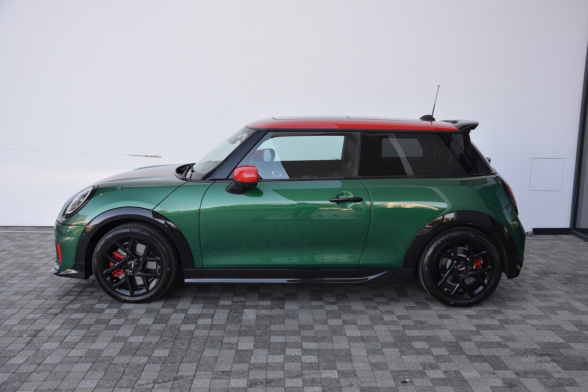 MINI Cooper JCW 1
