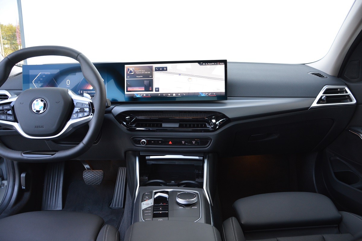 BMW 3 Series 320i 5