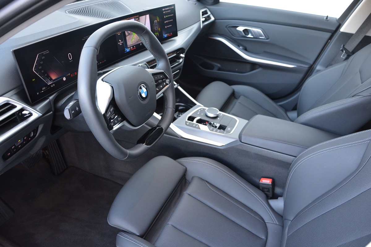 BMW 3 Series 320i 4