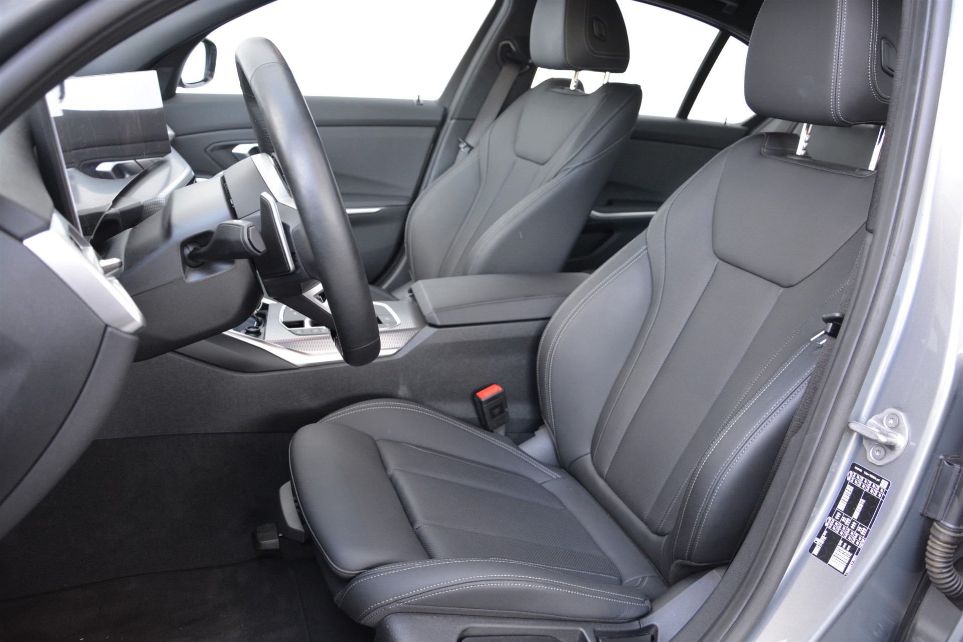 BMW 3 Series 320i 3
