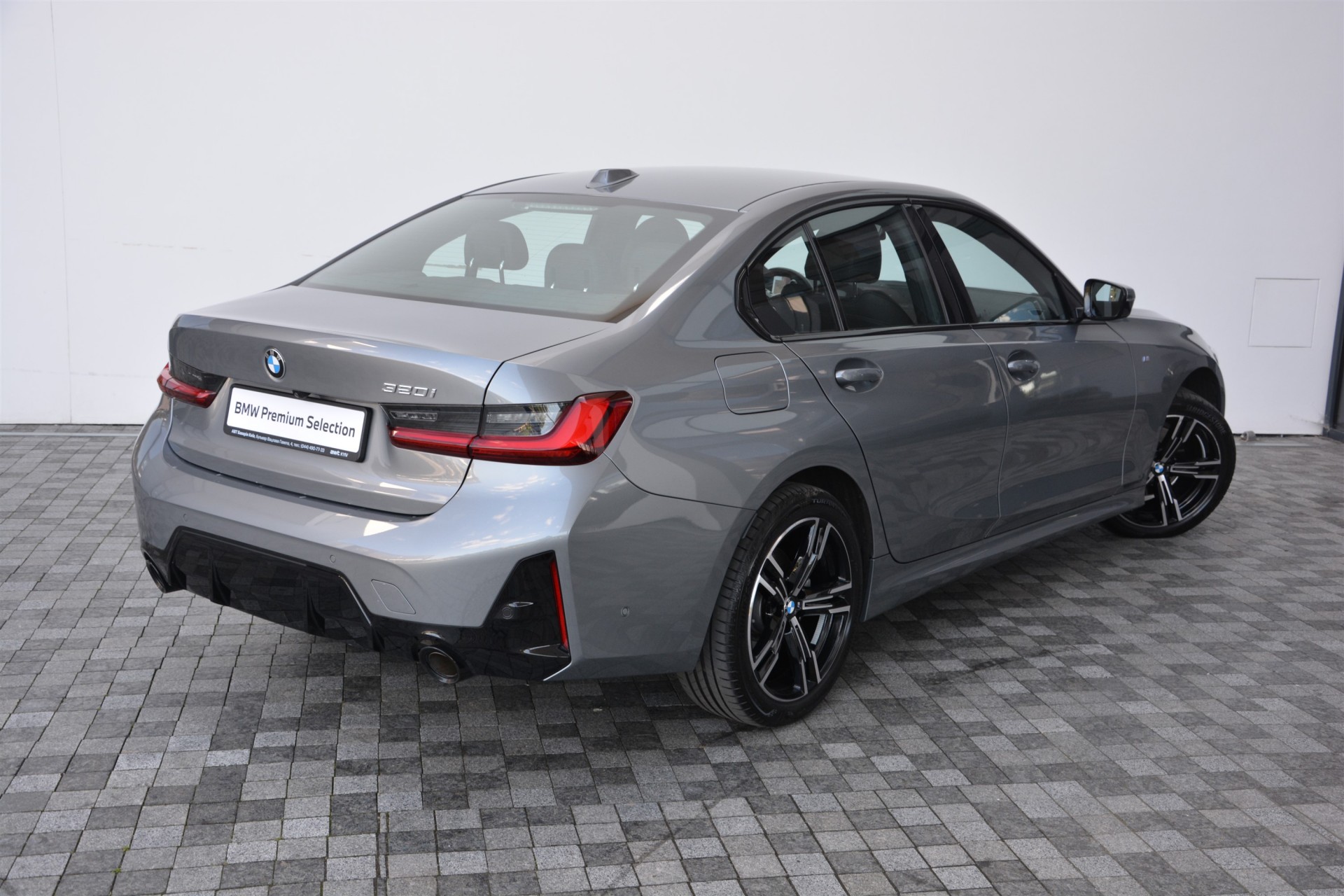BMW 3 Series 320i 2