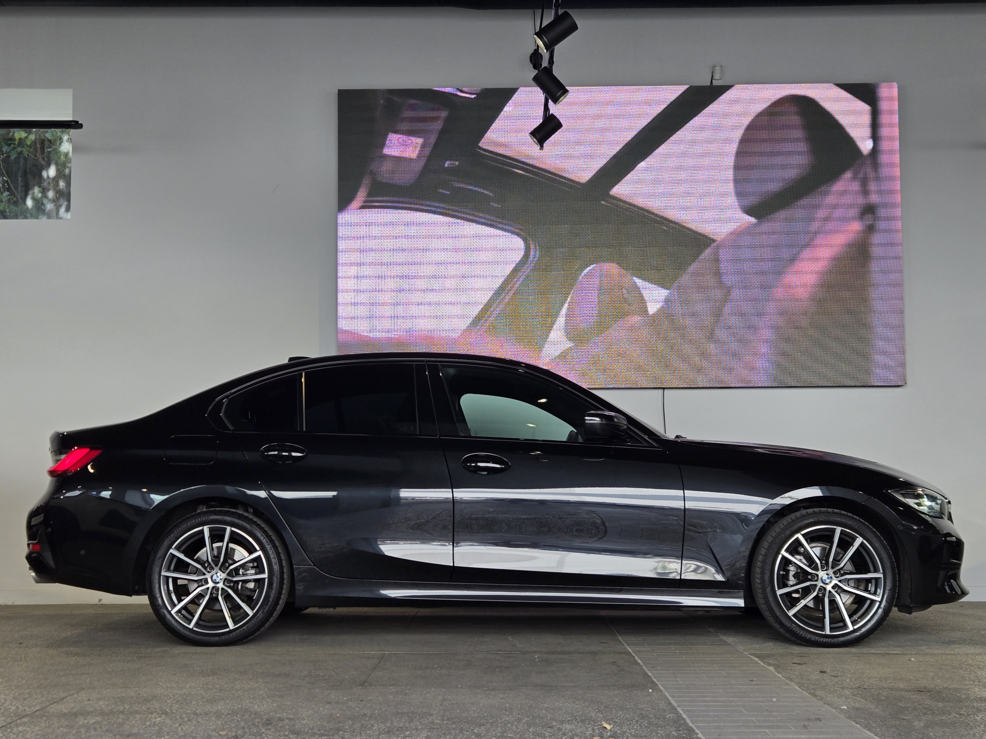 BMW 3 Series 318d 2
