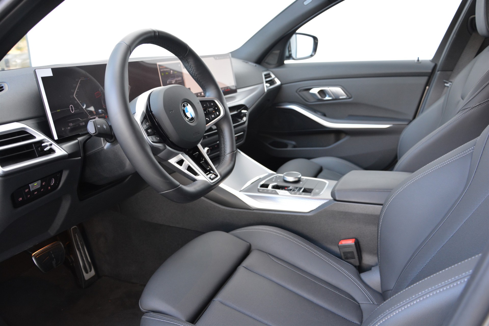 BMW 3 Series 320i 4