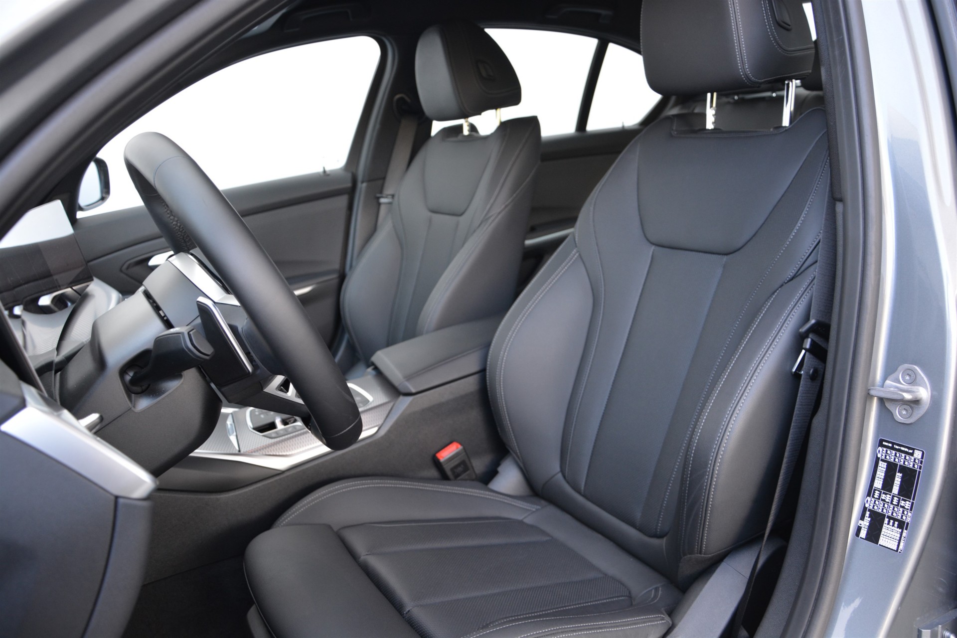 BMW 3 Series 320i 5