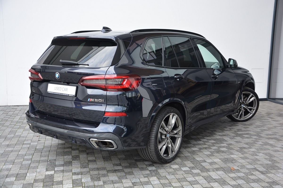 BMW X5 M50i 2