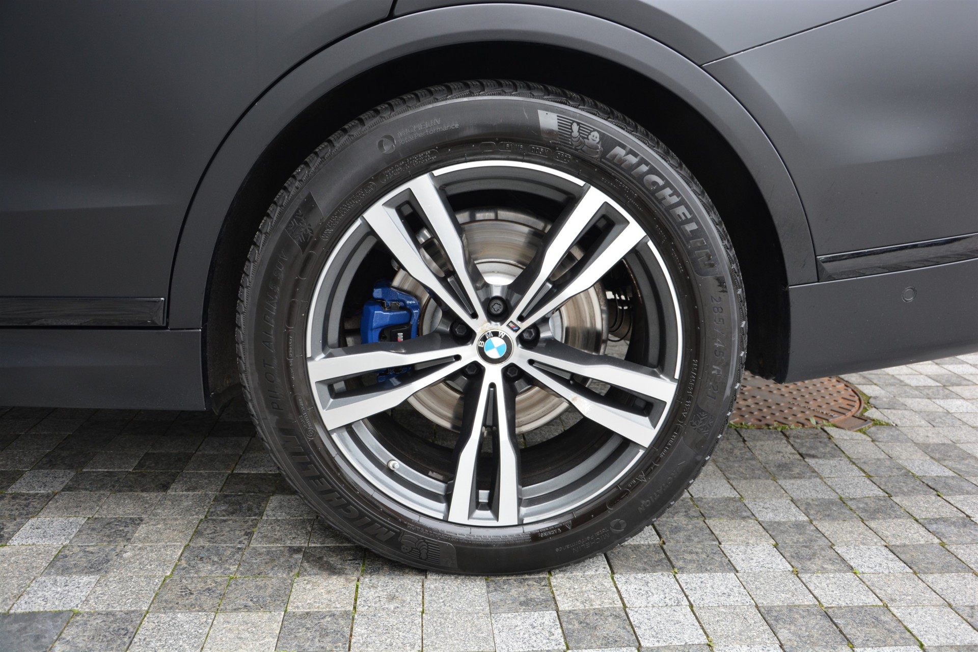 BMW X7 M50d 9