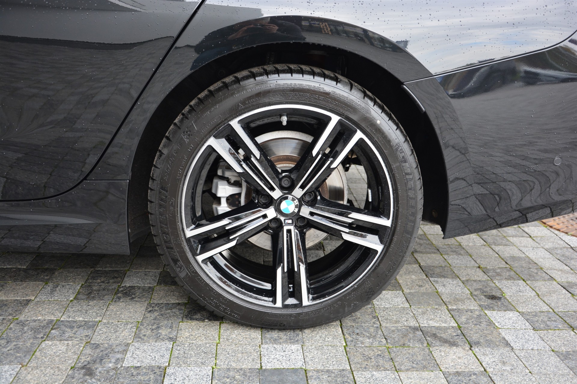 BMW 3 Series 320i 9