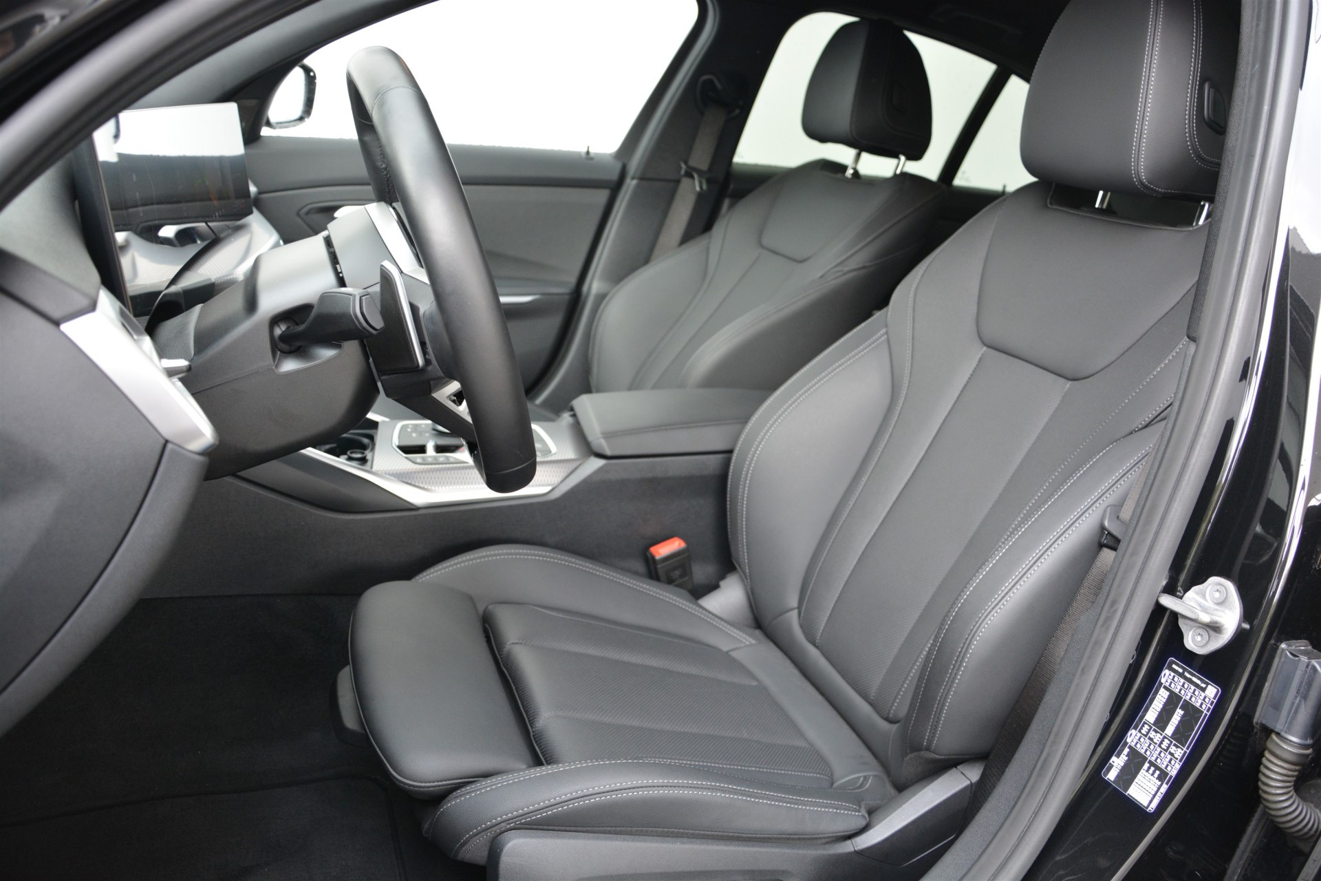 BMW 3 Series 320i 3