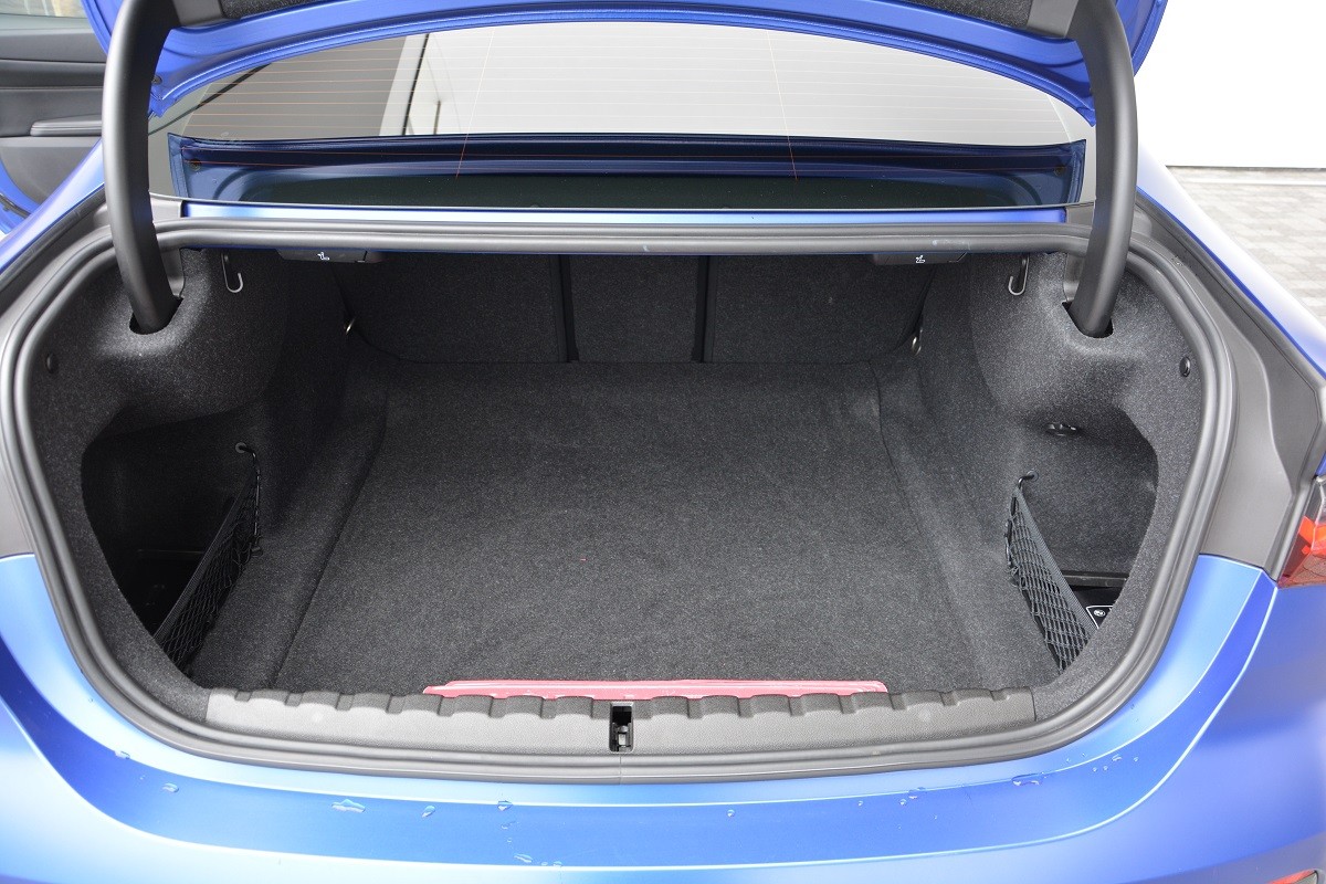 BMW 4 Series 420i Coupe 8