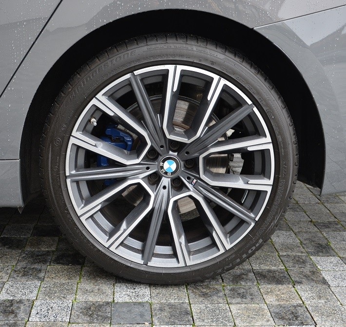 BMW 6 Series 630d xDrive Gran Turismo 9