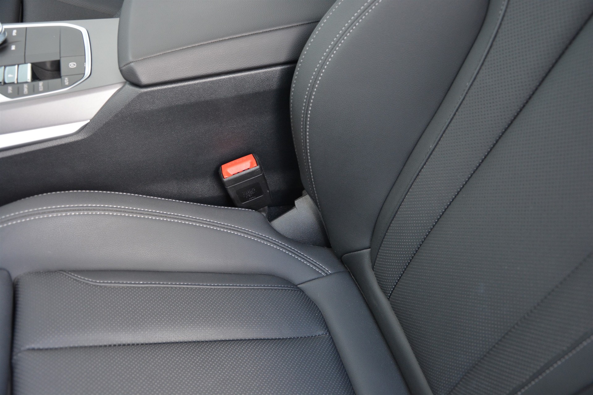 BMW 3 Series 320i 7
